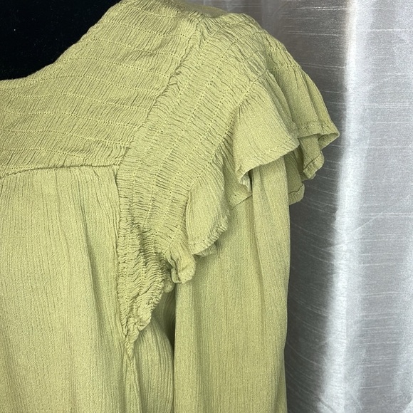 Sage Green Women’s Large Crinkle Long Sleeve Viscose Ruffled Top - Picture 6 of 8